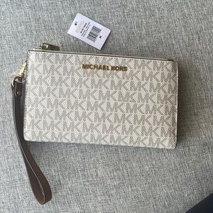 Michael Kors Jet Set Travel